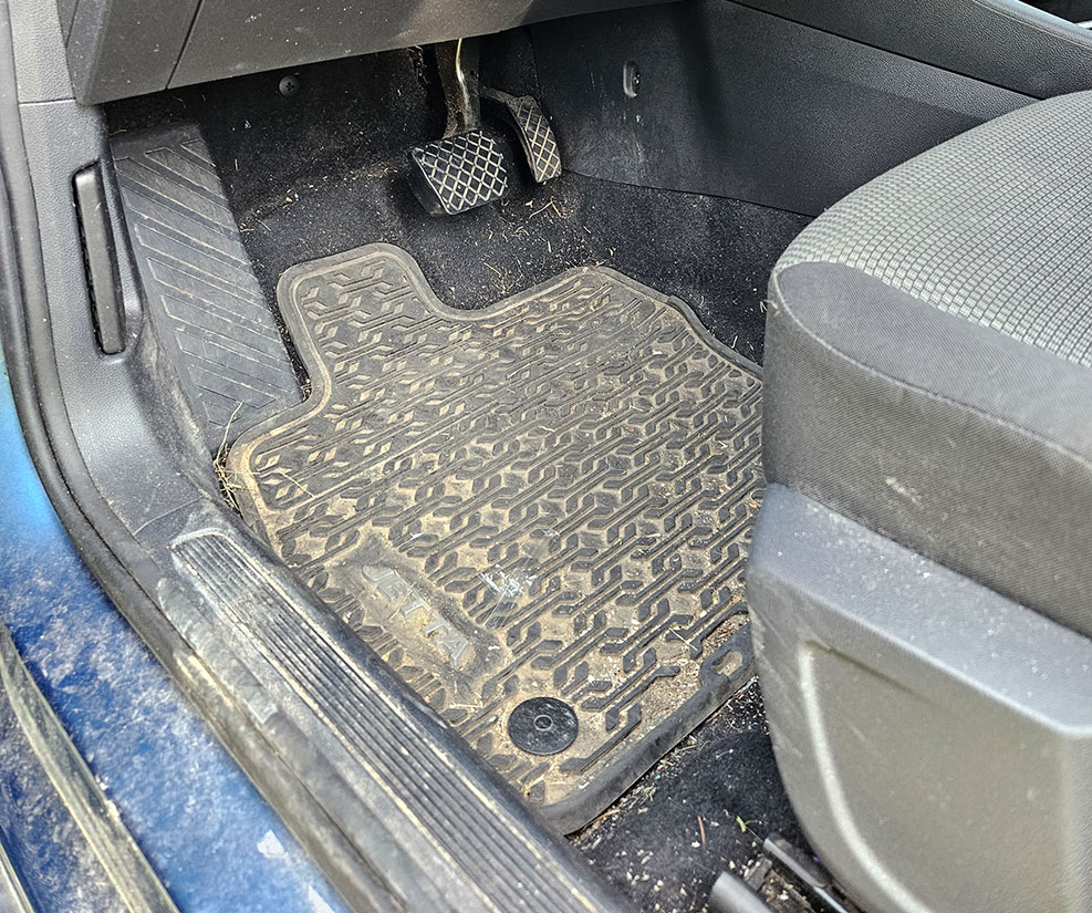 dirty-jetta-interior